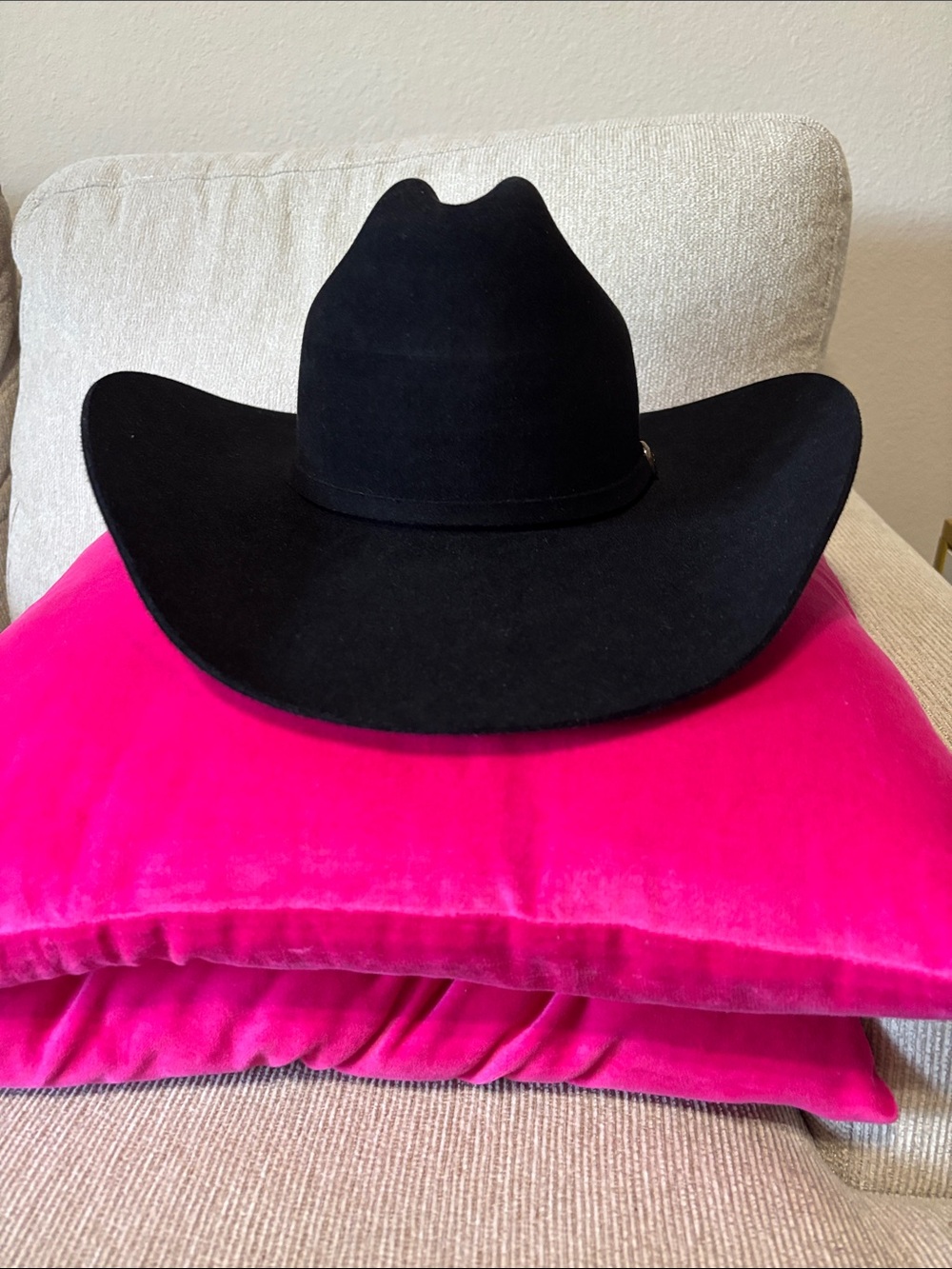 Women's Black Felt Western Hat - Sleek Cowboy Style